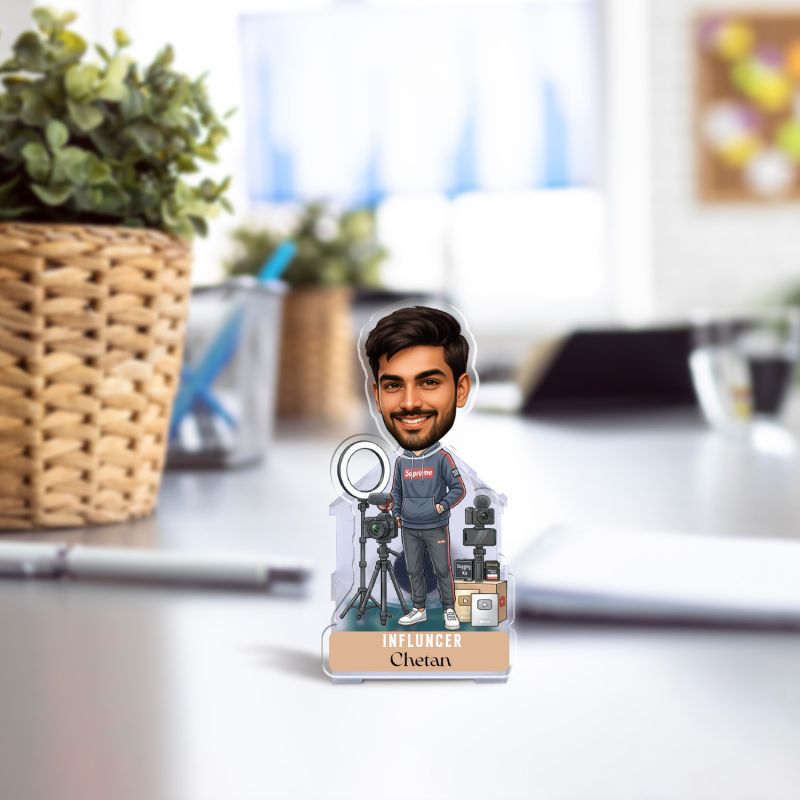 Personalized Influencer/Vlogger Bobblehead Caricature Car Dahboard Décor for Youtubers & Content Creators Unique Gift for Photography & Influencer Solar Powered Moving Head